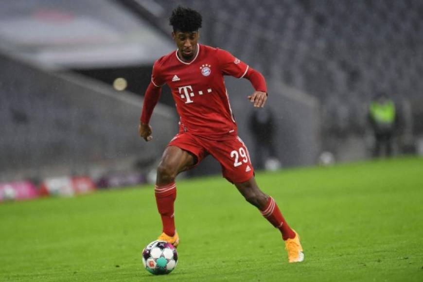 Kingsley Coman tendría pie y medio afuera del Bayern Múnich. Desde el diario alemán BIld avisan a cuánto podría ascender el precio que desde el equipo bávaro han puesto al posible traspaso del delantero francés: entre 80 y 90 millones de euros.<br/><br/>Foto AFP