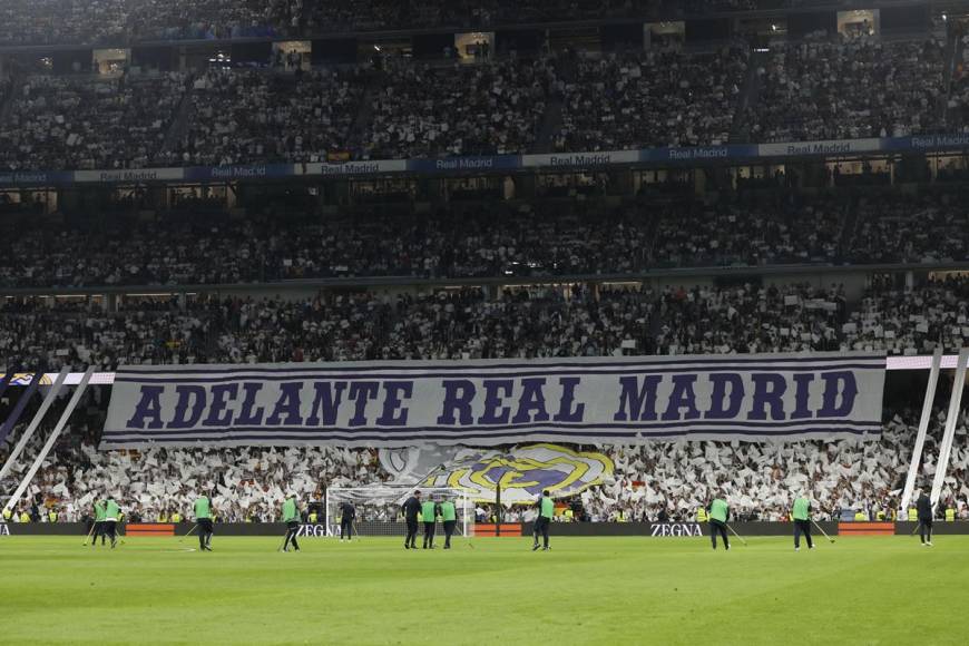 Así recibieron los aficionados del Real Madrid a su equipo para el Clásico ante el Barcelona.