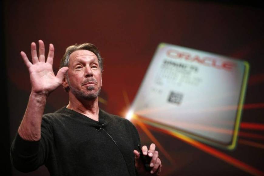 7. Larry Ellison: Cofundador y director general de Oracle tiene un patrimonio de 43,600 millones de dólares.