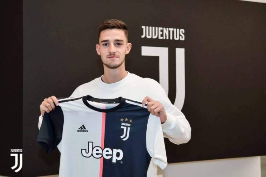 La Juventus ha fichado al delantero español Alejandro Marqués por 8.200.000 €. Firma hasta junio de 2024, llega procedente del Barcelona.