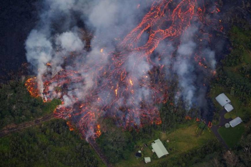 Según el USGS un área de unos 20 km2 fue cubierta por lava, que puede fluir a una velocidad de 0,16 m/s.