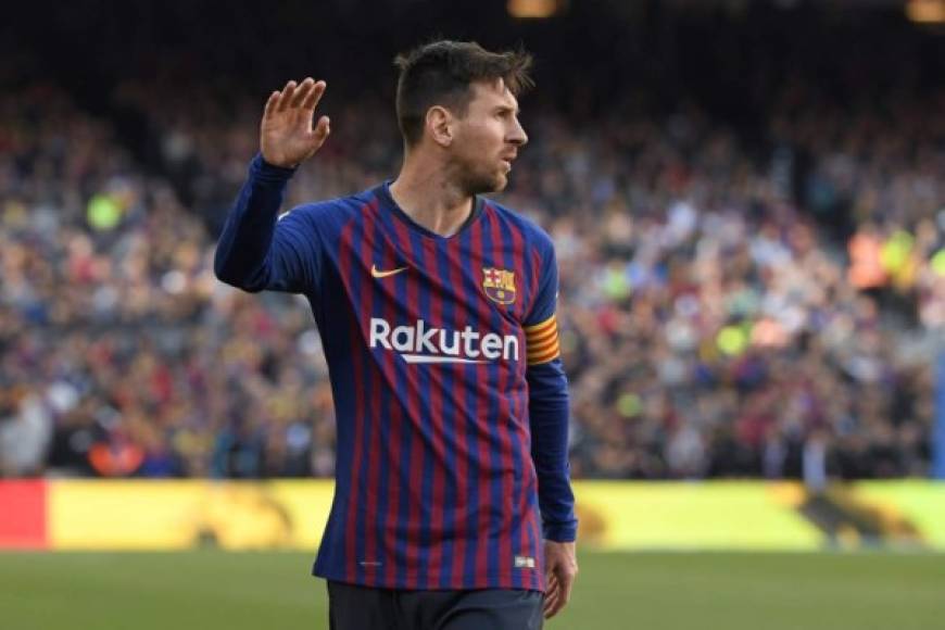 Y en estos momentos el número 1 en la clasificación por la Bota de Oro le pertenece a Messi. El atacante del Barcelona cuenta con 30 goles, eso sí, solo 3 tantos más que Mbappé. Al argentino le quitaron su gol de tiro libre ante Espanyol.