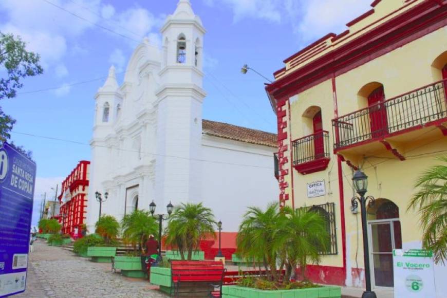 Santa Rosa de Copán es una maravillosa ciudad ubicada en el Occidente de Honduras, solo viendo su belleza podrás enamorarte de ella. Esta pequeña urbe colonial atrapa, con su propuesta gastronómica y exquisito café.