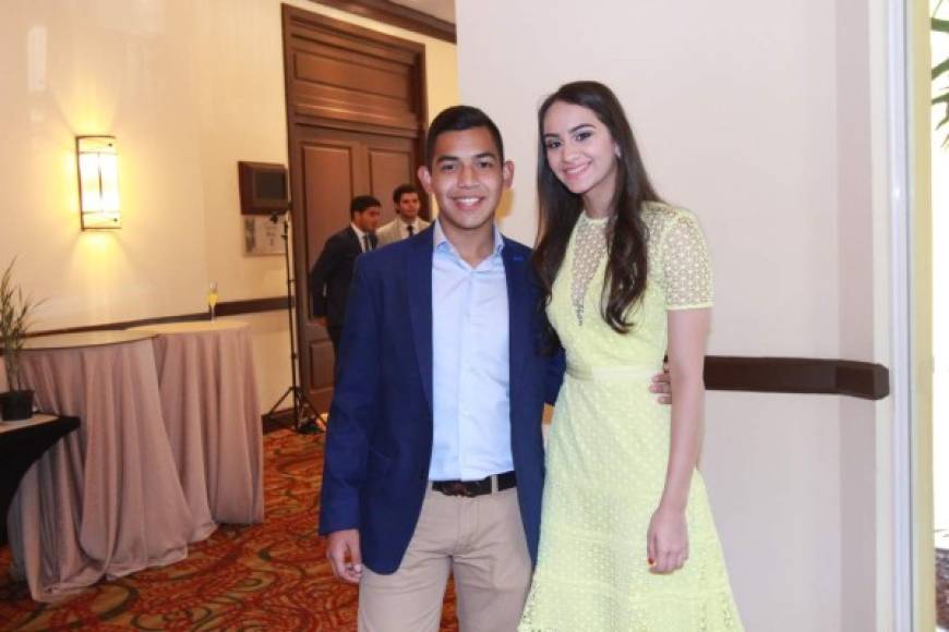 Carlos Martínez y Ariana Reyes.