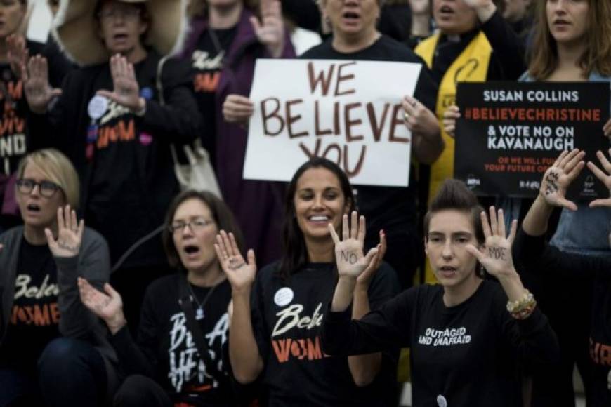 Miles de manifestantes protestaron este jueves en las afueras del Congreso y la Corte Suprema de Justicia de EEUU en respaldo a Christine Blasey Ford, la mujer que acusa al juez Brett Kavanaugh, de agresión sexual.