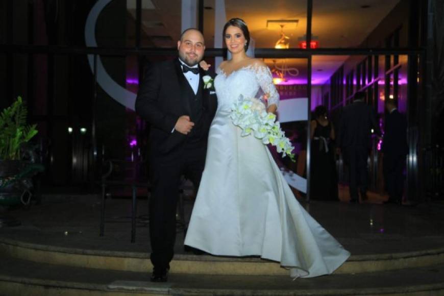 Jorge Interiano y María Fernanda Restrepo celebraron en San Pedro Sula.