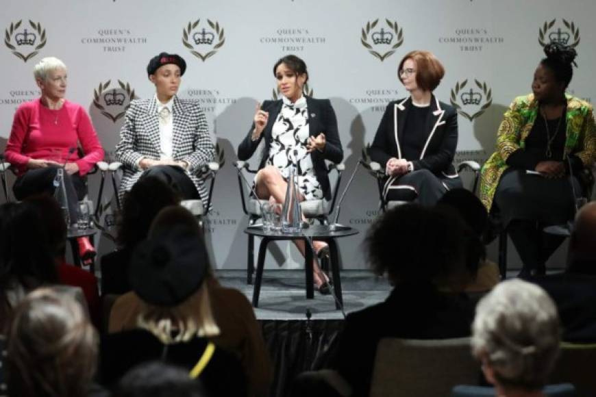 Meghan Markle estuvo junto a personalidades como la cantante Annie Lennox, la modelo Adwoa Aboah, La ex Primera ministra Julia Gillard, la directora regional de Camfed Zimbabwe, Angeline Murimirwa , y la activista británica Chrisann Jarrett.<br/><br/>