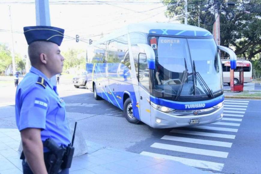 La delegación del Atlanta United arribó a las 2:30pm e inmediatamente bajo un fuerte dispositivo de seguridad se trasladó a uno de los hoteles de San Pedro Sula.