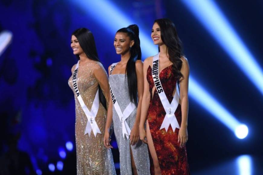El top tres de las finalistas Miss Universo: Sthefany Gutiérrez de Venezuela, Tamaryn Green de Sudáfrica y Catriona Gray de Filipinas.