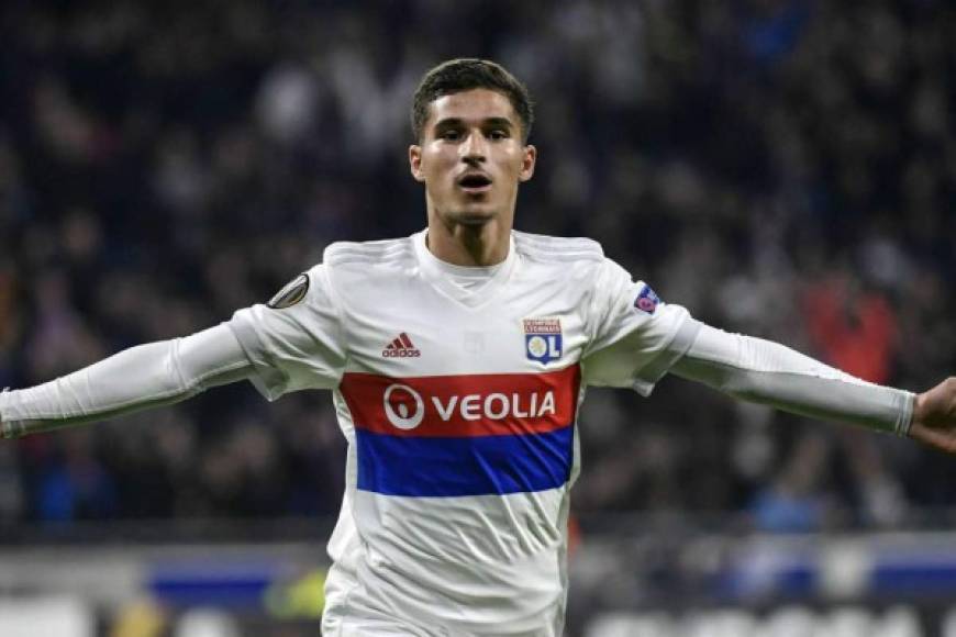 El Lyon no pudo clasificar a Europa cuando se dio por finalizada la liga y eso hará que su mayor estrella Houssem Aouar sea objeto de deseo de muchos equipos. Al talentoso jugador le han salido novias del calibre del Manchester City, Juventus o Real Madrid. En L'Equipe cuentan esta mañana que el Olympique no podrá retenerle y que ya se hacen a la idea que tendrán que negociar su salida para que el jugador siga creciendo.