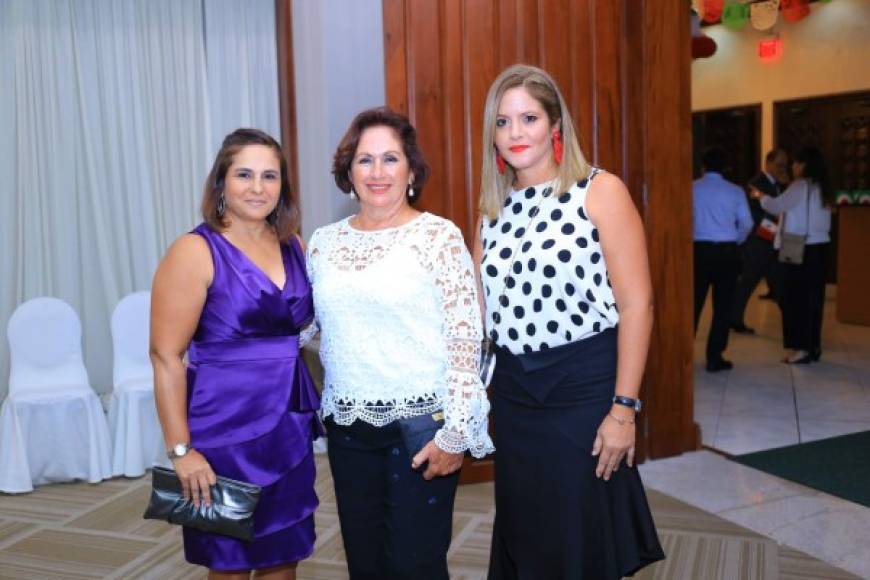 Fabiany Florentino, Ruth Fasquelle y Ana Dimitracopoulos.