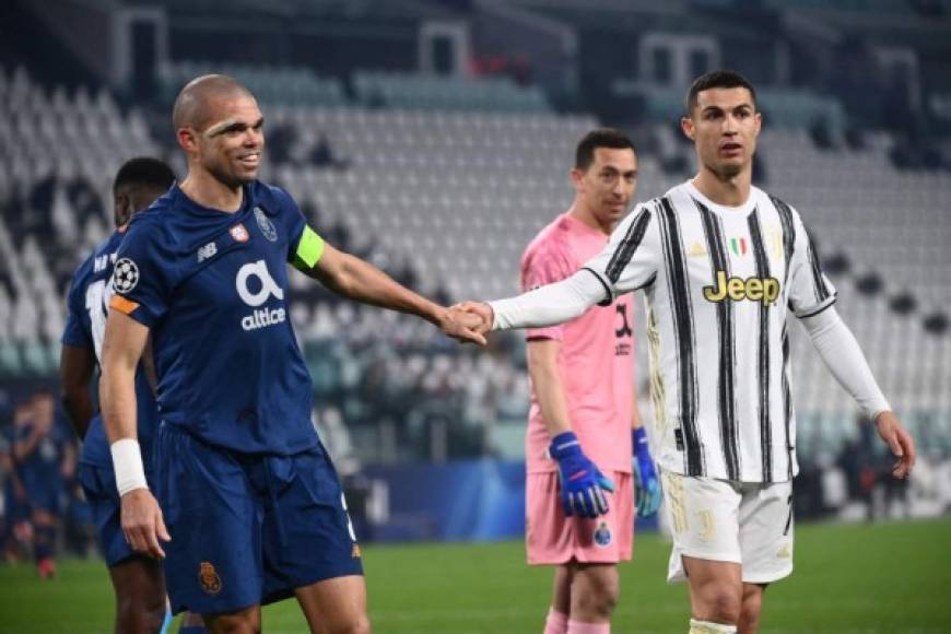 Cristiano vivió un gran duelo con Pepe, su excompañero en el Real Madrid. Al final el defensor del Porto se llevó la victoria.
