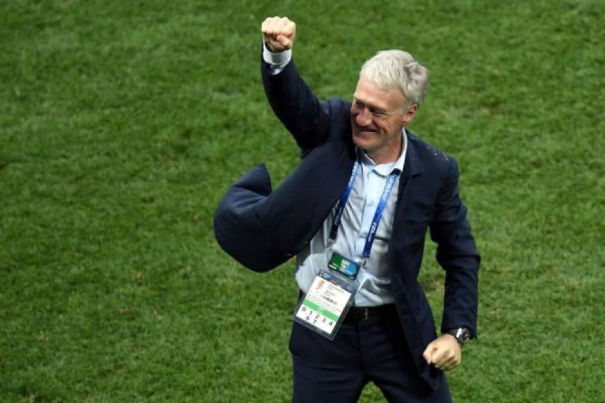 El entrenador - Didier Deschamps tiene fama en Francia de ser un hombre con mucha suerte, pero el DT de los Bleus no debe solo a la diosa fortuna el hecho de entrar en la historia del fútbol de ese país, convirtiéndose ahora en la tercera persona en ganar la Copa del Mundo como jugador y seleccionador.