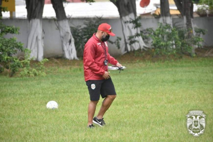 El exfutbolista Emil Martínez ha sido ratificado para entrenar con las reservas del Marathón.