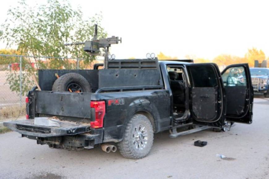 Un convoy de aproximadamente 20 camionetas, con entre 40 y 50 sicarios, llegó a Villa Unión y atacó el edificio de la Presidencia Municipal, lo que desató un posterior enfrentamiento.