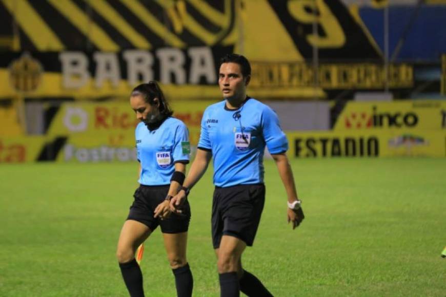 Lourdes Noriega también tuvo participación en el juego Real España-Vida en el Morazán. Ya había debutado hace dos jornadas. Foto Melvin Cubas