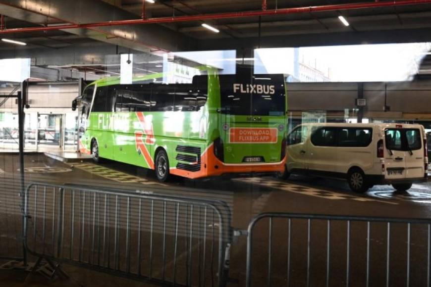 Los pasajeros de un autobús procedente de Milán fueron puestos en cuarentena en Lyon.
