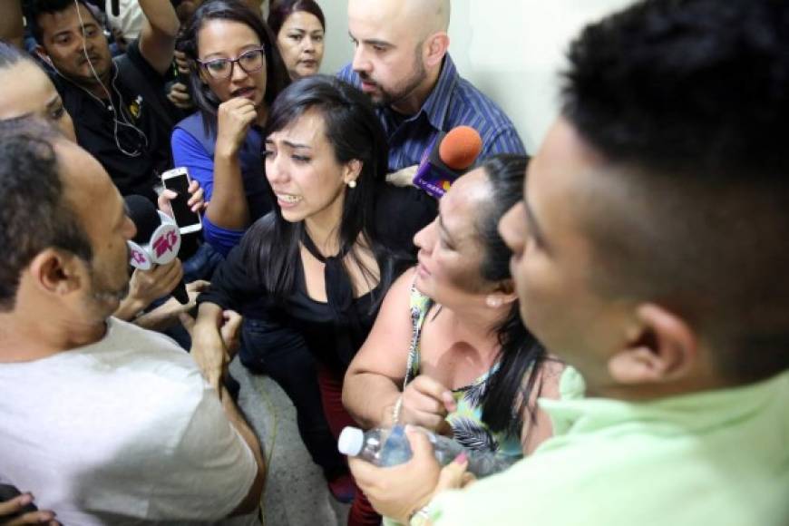 La hermana y madre de Kevin Solórzano consternadas por el fallo que lo declara culpable del homicidio del exfiscal hondureño Edwin Geovany Eguigure.
