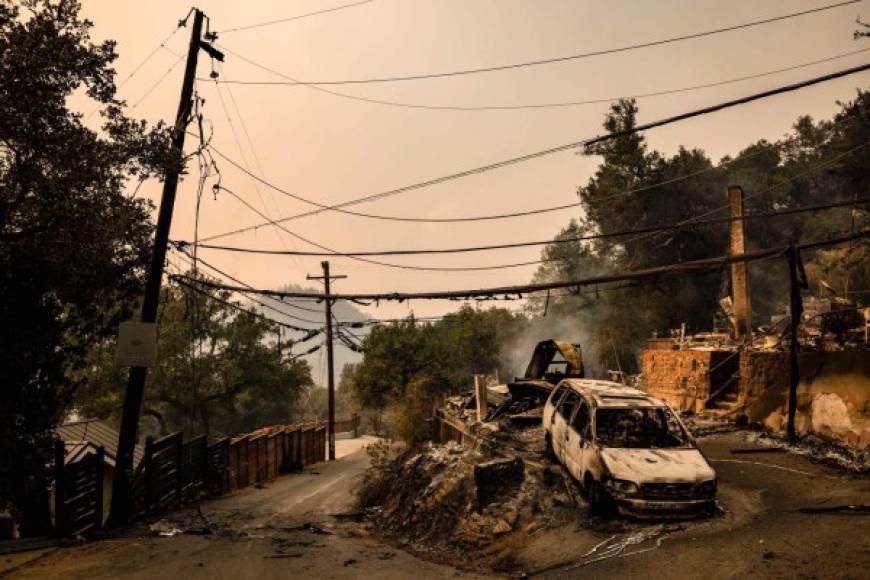 El fuego arrincona a las comunidades de Napa y la vecina Sonoma, que aún no se recuperan de los devastadores incendios forestales de 2017, en los que 44 personas murieron y miles de edificios fueron reducidos a cenizas.