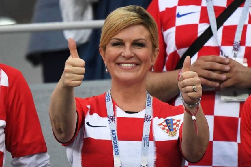 Kolinda Grabar-Kitarović viajó en vuelo comercial a Rusia para apoyar a la Selección de Croacia en la Copa del Mundo.