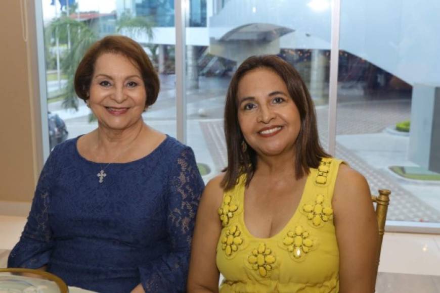 Sara Rodríguez y Eneyda Medina.