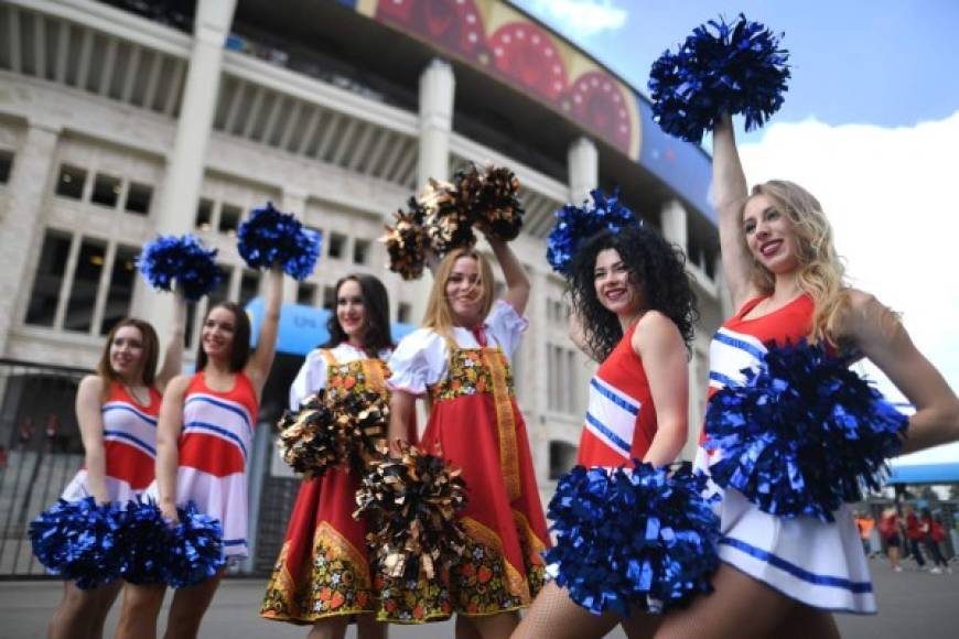 Estas bellezas alemanas se disfrazaron de porristas para alentar a su Selección.