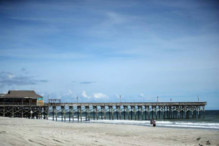 Las playas de Carolina del Sur fueron evacuadas desde ayer por la tarde.
