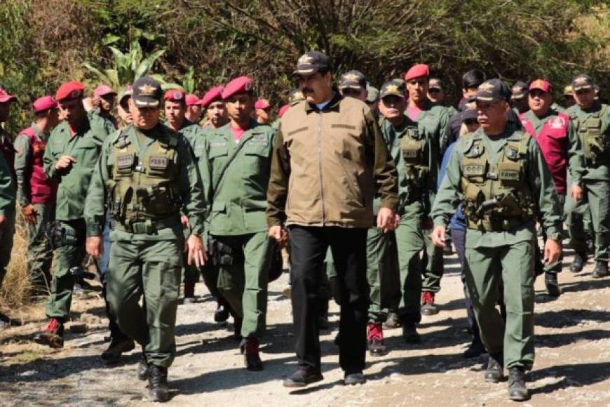 Maduro alardeó que Venezuela tiene el mejor armamento de la región, y el más moderno, tras la compra 'mensual' a Rusia de todo tipo de armas y tanques de guerra.
