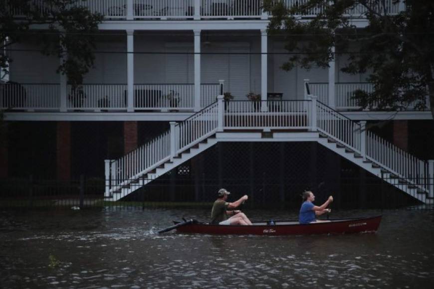 La tormenta tropical Barry quedó degradada este domingo a depresión tropical al cruzar Luisiana, en Estados Unidos, en dirección al norte, dejando a su paso severas inundaciones en la zona costera del estado.