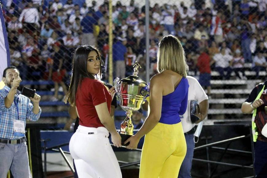 Ambientazo y lindas chicas en la final Real Juventud-Juticalpa FC