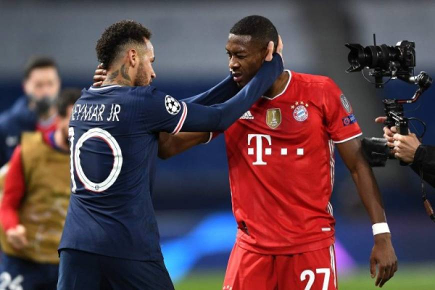 Después de su cruce con Kimmich, Neymar tuvo un listo gesto y consoló a David Alaba, el jugador austríaco del Bayern.