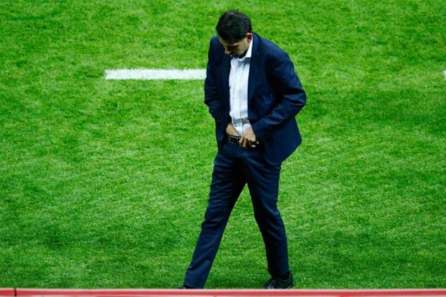 En las redes sociales dijeron que Fernando Hierro estaba emulando a Joachim Löw, técnico de Alemania. Foto AFP