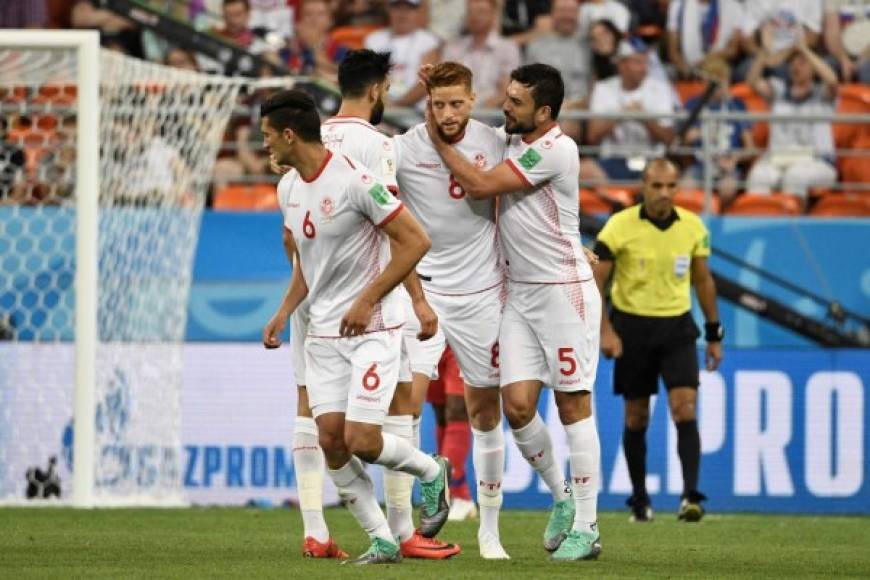 Túnez, que también estaba eliminada, remontó con tantos de Fakhreddine Ben Youssef y Wahbi Khazri a los 51 y 66, respectivamente, para cerrar su participación con tres puntos en la llave.