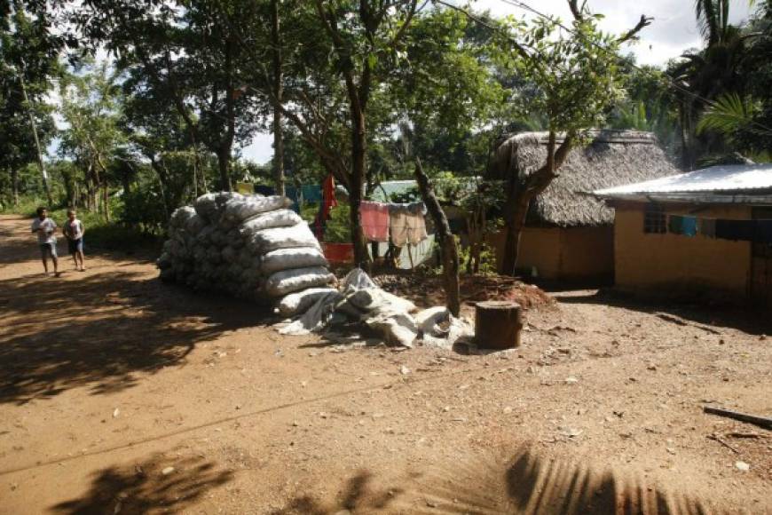 Las casas típicas construidas en distintas posiciones, son una muestra del sentido colectivo de sus habitantes.