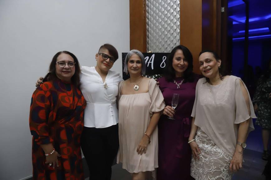 Vilma Benítez, Gabriela Zelaya, Yara Fúnes, Cruz María Suazo y Gloria Grimaldi