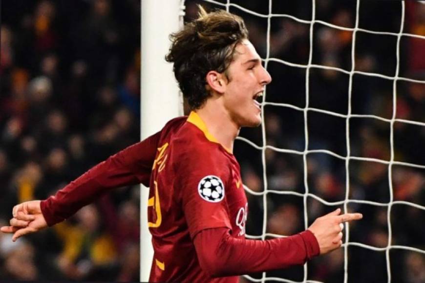De acuerdo a lo señalado por Corriere dello Sport, el joven jugador Zaniolo de la Roma le habría recriminado a su mamá su actuar en redes sociales.