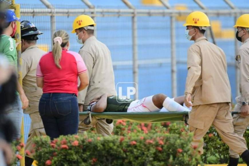 El mediocampista del Marathón fue trasladado a un hospital tras el fuerte codazo que le dio Jonathan Paz.