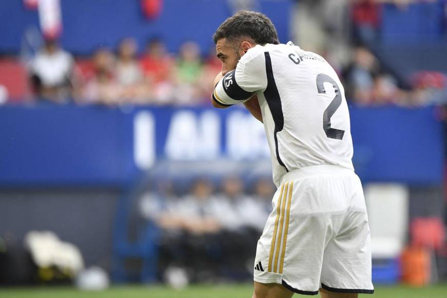 Dani Carvajal festejando su golazo que significó el 1-2 del Real Madrid contra el Osasuna.