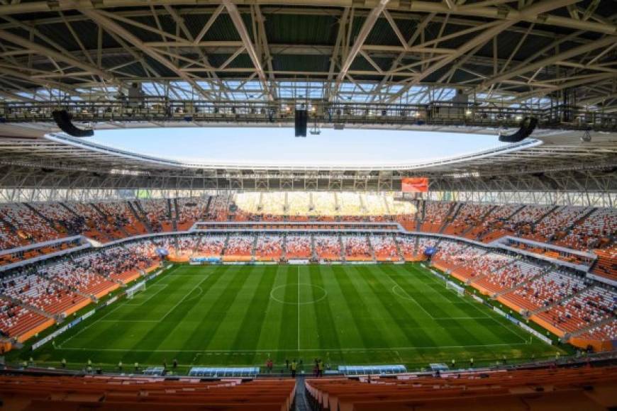 Mordovia Arena - Inicialmente llamado Estadio Yubileyniy, este estadio está ubicado en al ciudad de Saransk en la República de Mordovia. Su construcción duró 8 años y culminó en abril de 2018 tras una inversión de USD 400 millones. Tiene una capacidad para 45.100 espectadores. Foto AFP