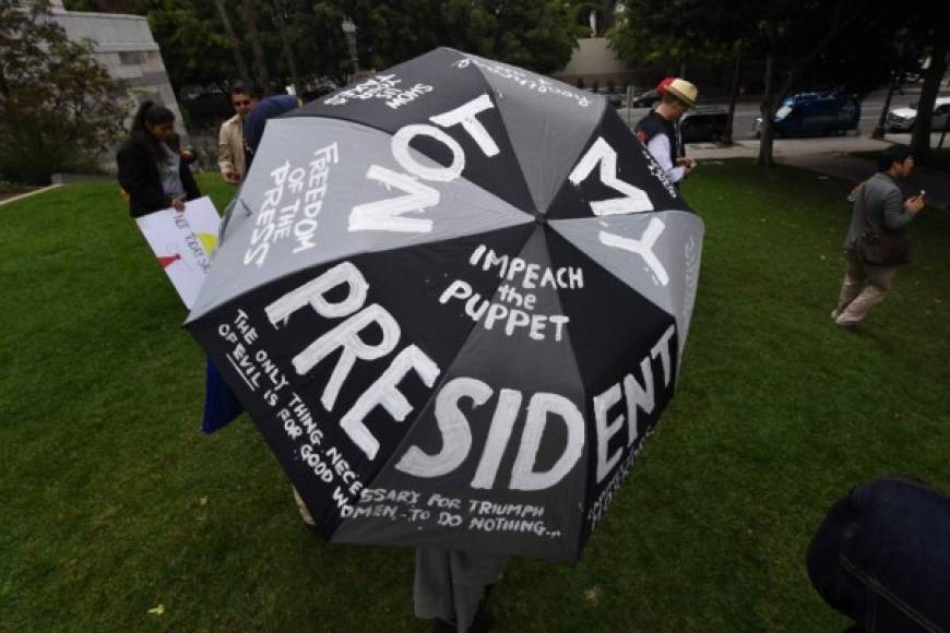 'Saquen al títere' y 'No es mi presidente' fueron los mensajes más utilizados durante la protesta.