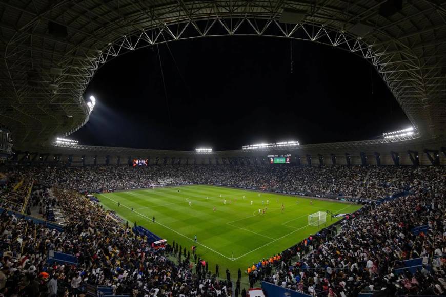 23.932 aficionados asistieron al estadio Al-Awwal Park de Riad para el derbi Real Madrid-Atlético.