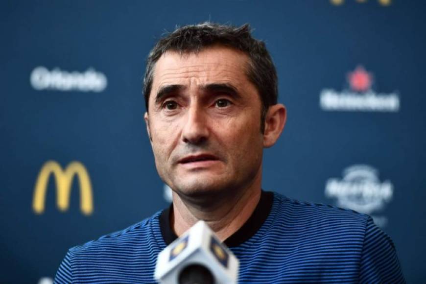 Ernesto Valverde, entrenador del Barcelona, se refirió al futuro de Neymar. 'Es época de rumores, lo entendemos pero está con nosotros y contamos con él. Es un jugador que queremos mucho por lo futbolístico y por lo que aporta en el vestuario. Por ahora no hay de qué preocuparse', aseguró.