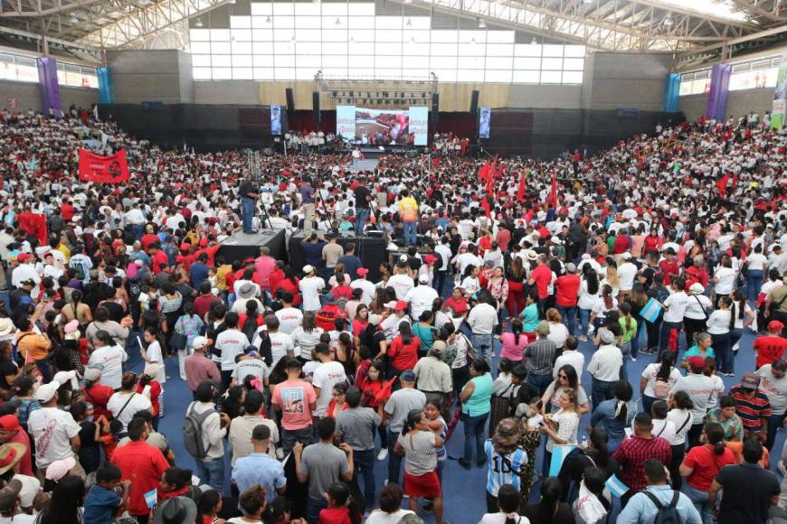 En la concetración política, el aspirante presidencial Jorge Cálix deatlló que en los próximos días los hondureños conocerán sus ideas y propuestas de gobierno.