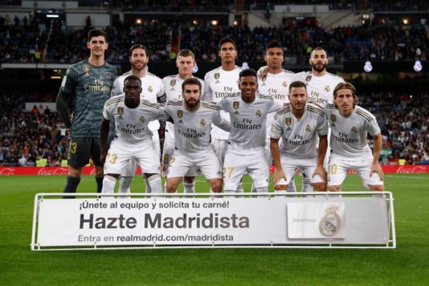 El 11 titular del Real Madrid posando antes del partido contra el Betis.