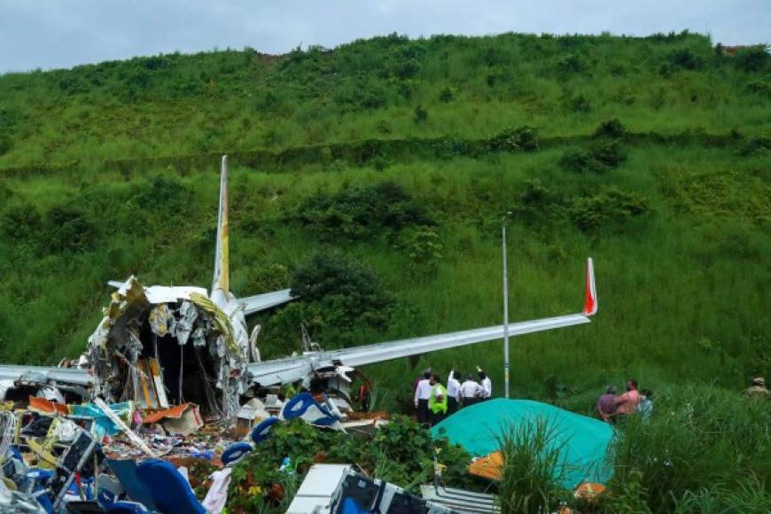 'Después del accidente, la puerta de emergencia se abrió y me arrastré hacia afuera de alguna manera', dijo a la AFP desde una cama de hospital en Kozhikode.