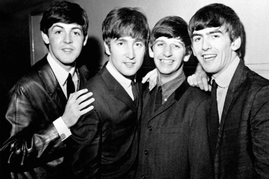 Se expresaba mal de The Beatles<br/>En diversas entrevistas Lennon llegó a dejar mal parados a los demás miembros de The Beatles, diciendo que no creía que tuvieran el mismo talento que él y que eran completamente reemplazables para el grupo.<br/>