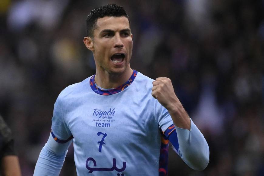 Cristiano Ronaldo festejó los goles de sus compañeros ante el PSG.