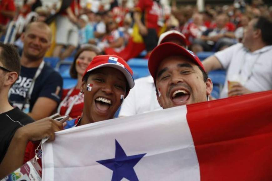 Los panameños se la pasaron feliz en las gradas, aunque no fue lo mismo en el césped.Foto AFP