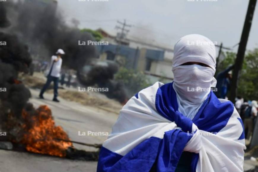 La jornada de este miércoles se vio marcada en las principales ciudades del país por las movilizaciones de protesta orquestadas por los maestros y los médicos, quienes por este medio presionan al gobierno para que acceda a sus exigencias.