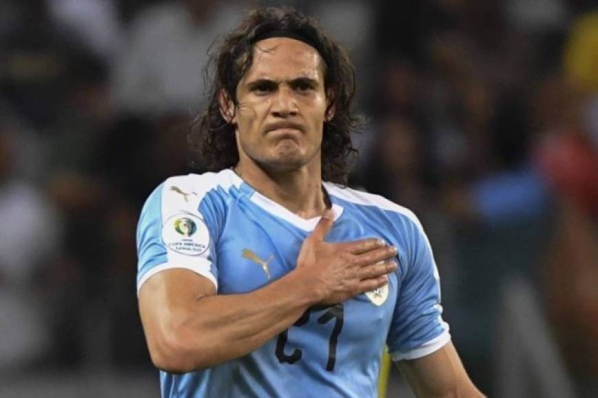 Edinson Cavani: En Italia señalan que el Inter de Milán se ha fijado en el atacante uruguayo del PSG. El cuadro interista lo ve como una opción luego de las dificultades por el fichaje de Lukaku.